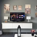 Appartement Avec Piscine Et Parking Clos Proche Du Chu Pellegrin Du Krakatoa Sur La Ligne De Tram A Aeroport Centre Ville Et De La Ligne Rer 42 Sncf Merignac Arlac Gare Saint Jean En 8Mn